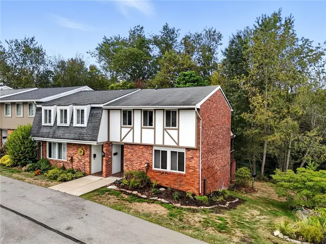 4433 Laurel Oak Drive gallery image 3