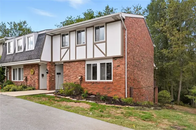 4433 Laurel Oak Drive gallery image 4