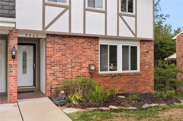 4433 Laurel Oak Drive gallery image 9