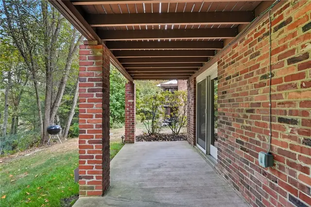 4433 Laurel Oak Drive gallery image 13