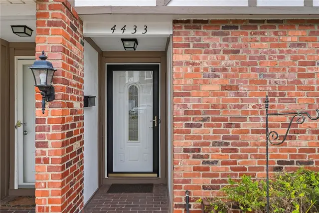 4433 Laurel Oak Drive gallery image 17