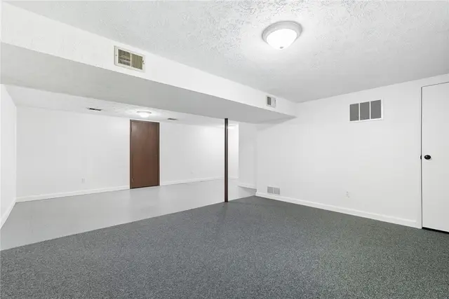4433 Laurel Oak Drive gallery image 38
