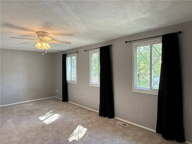 4440 Laurel Oak Drive gallery image 4