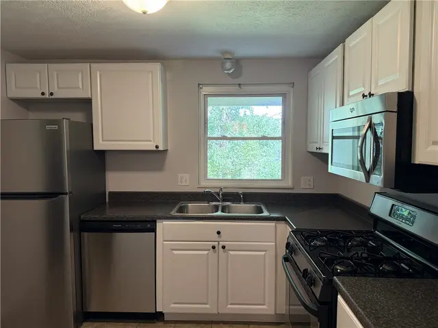 4440 Laurel Oak Drive gallery image 8