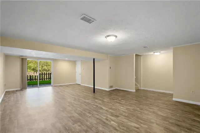 4461 Laurel Oak Dr gallery image 2