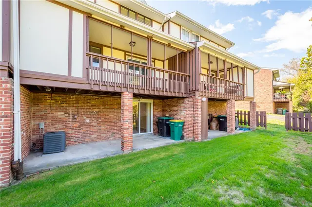 4461 Laurel Oak Dr gallery image 18