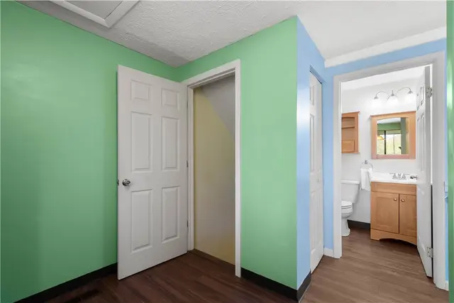 4461 Laurel Oak Dr gallery image 33