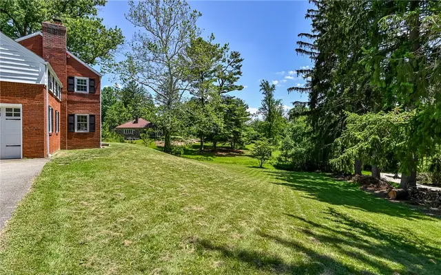 4461 Mount Royal Blvd gallery image 6