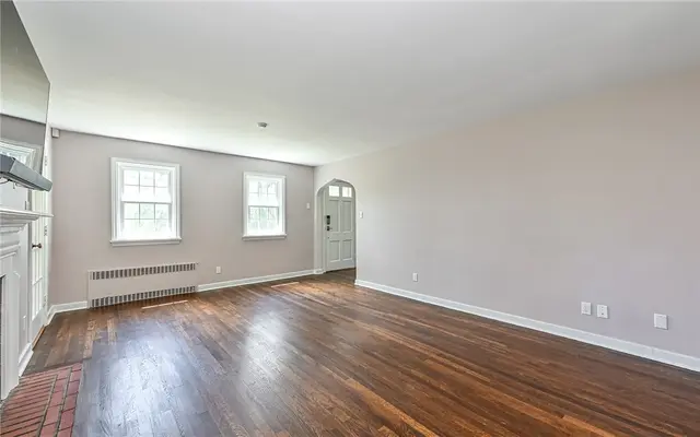 4461 Mount Royal Blvd gallery image 17