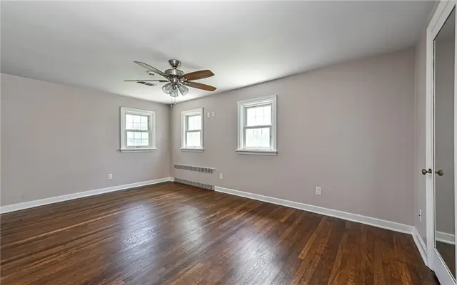 4461 Mount Royal Blvd gallery image 18