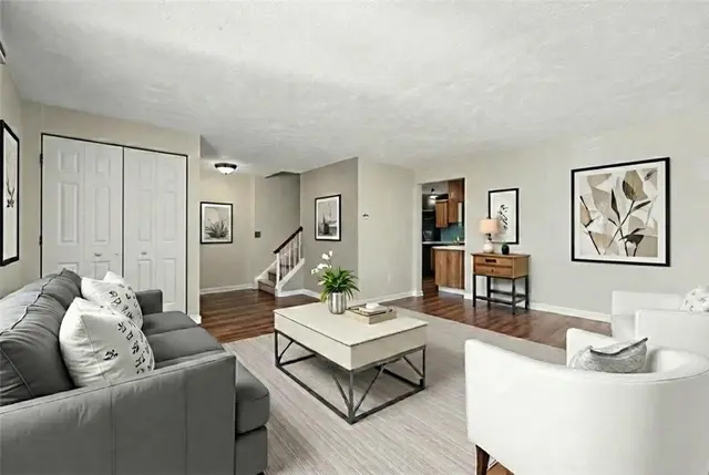 4467 Laurel Oak Dr gallery image 4