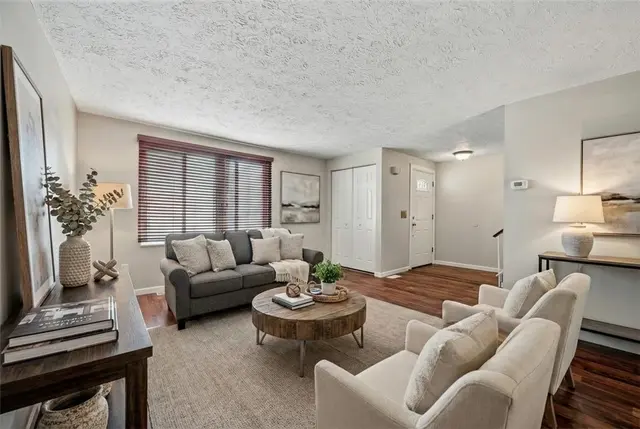 4467 Laurel Oak Dr gallery image 6