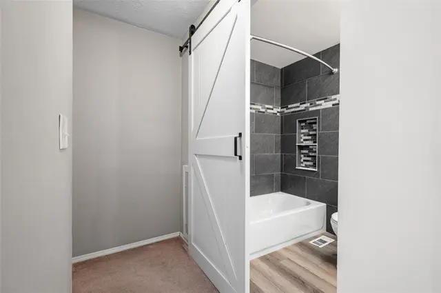 4467 Laurel Oak Dr gallery image 31