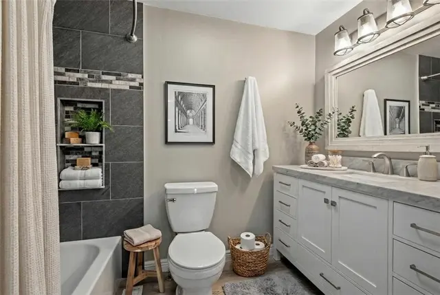 4467 Laurel Oak Dr gallery image 32