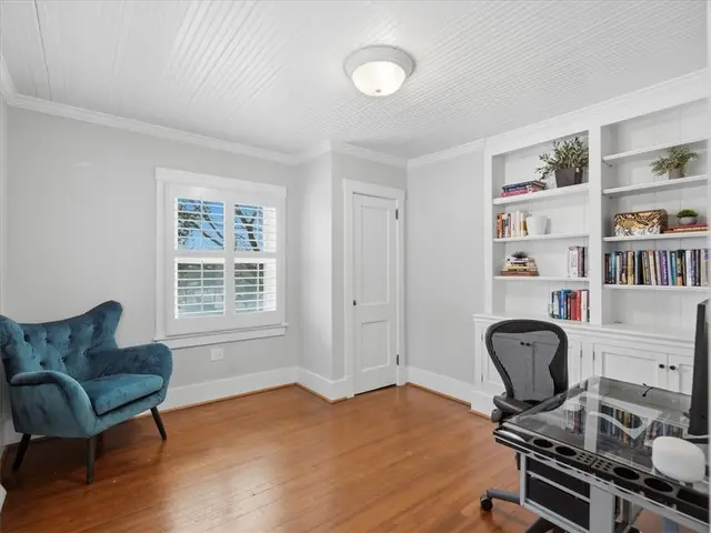 4506 Middle Rd gallery image 20