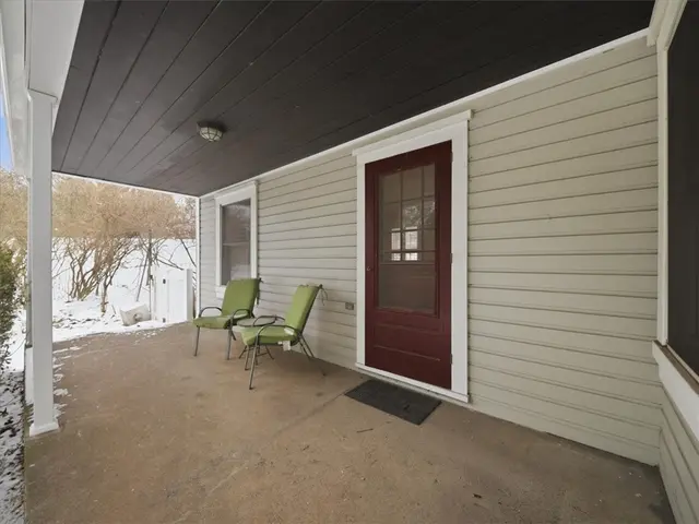 4506 Middle Rd gallery image 23