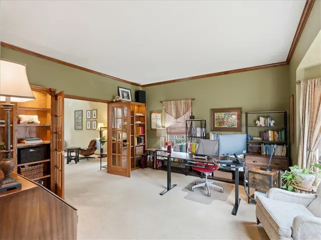 452 Tyburn Dr gallery image 2