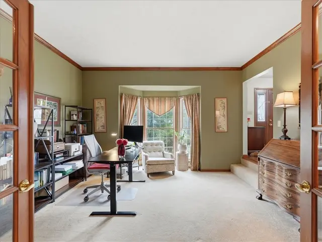 452 Tyburn Dr gallery image 3