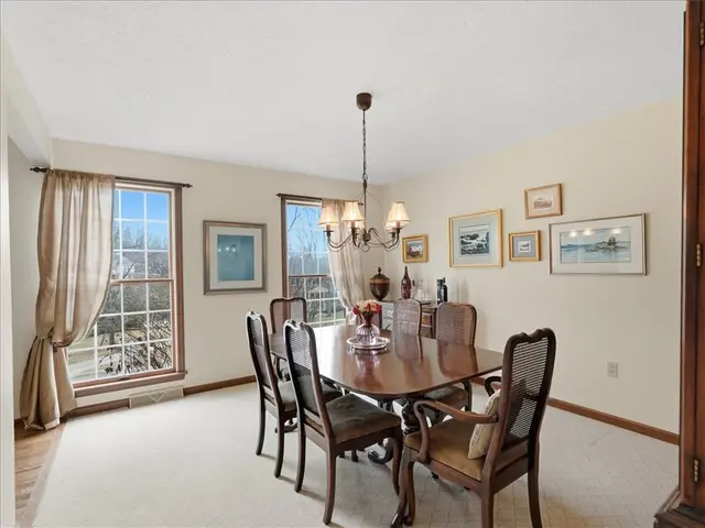 452 Tyburn Dr gallery image 11