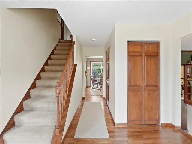 452 Tyburn Dr gallery image 13