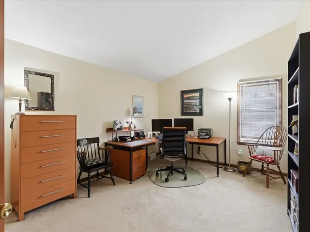 452 Tyburn Dr gallery image 17