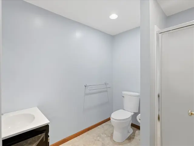 452 Tyburn Dr gallery image 26