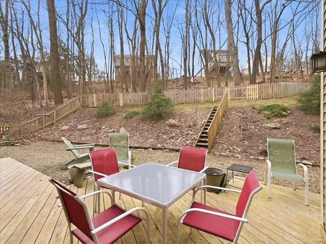 452 Tyburn Dr gallery image 29