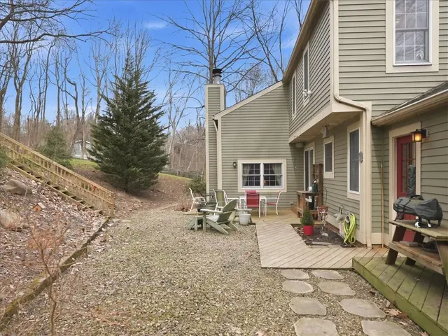 452 Tyburn Dr gallery image 30