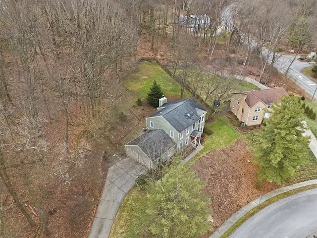 452 Tyburn Dr gallery image 31