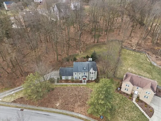 452 Tyburn Dr gallery image 33