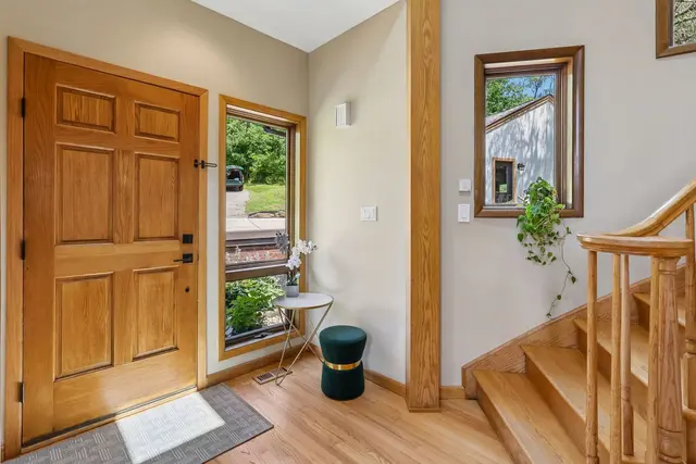 4525 Middle ROAD gallery image 11