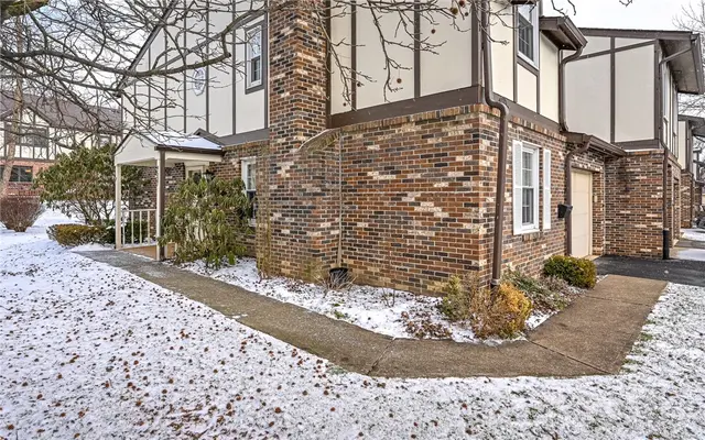 4537 Bucktail Drive gallery image 2