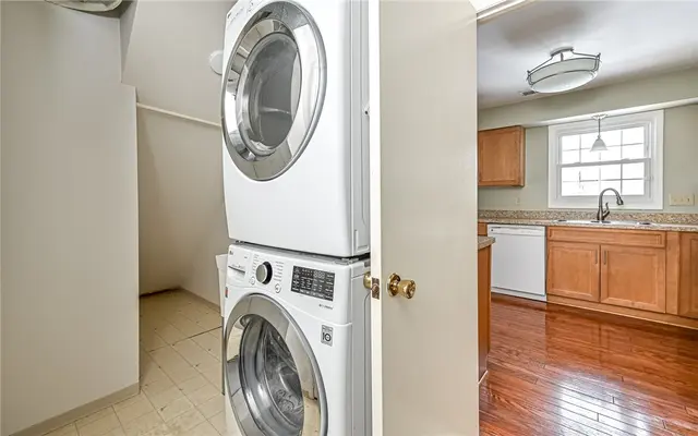 4537 Bucktail Drive gallery image 5