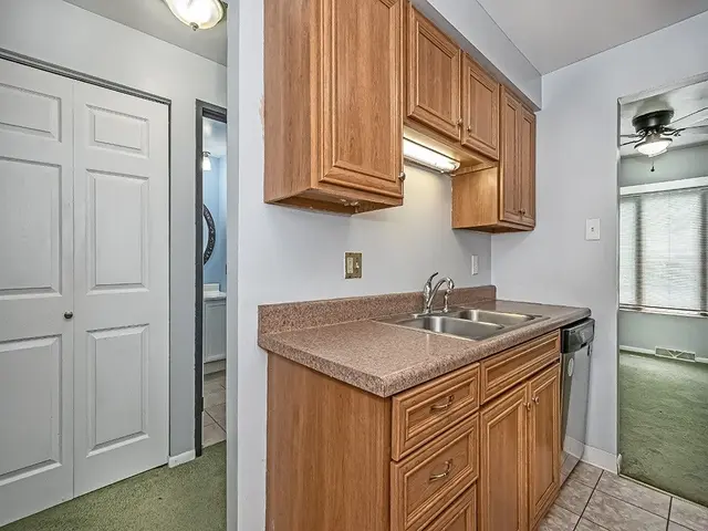 454 Willow COURT gallery image 20