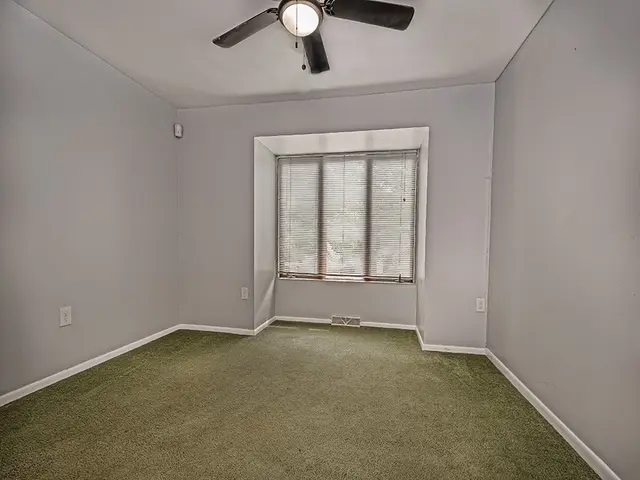 454 Willow COURT gallery image 22