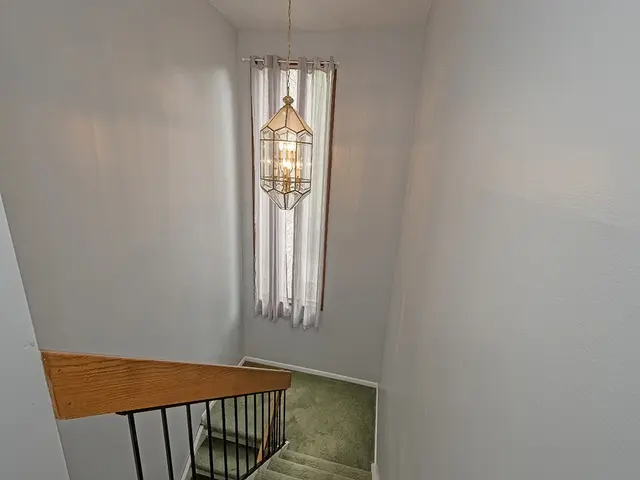 454 Willow COURT gallery image 24