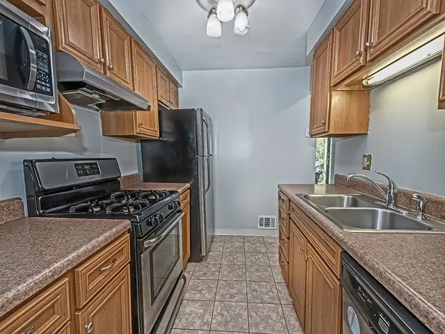 454 Willow COURT gallery image 26
