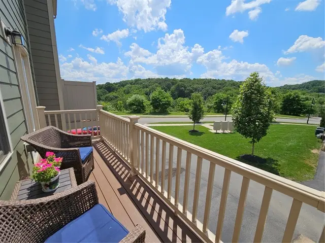 456 Fairmont Drive gallery image 8