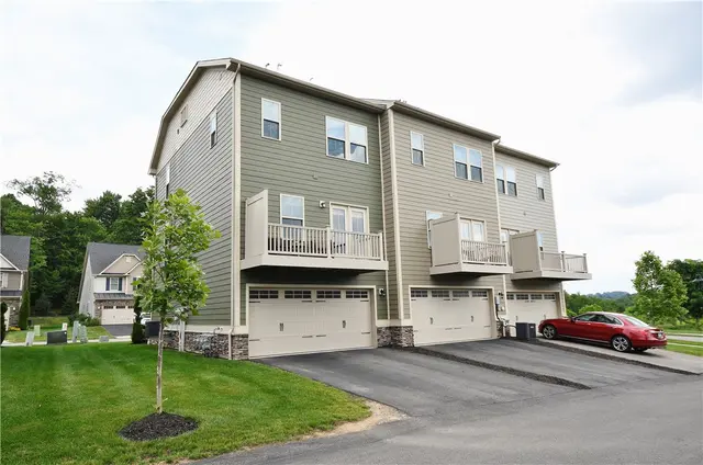 456 Fairmont Drive gallery image 11