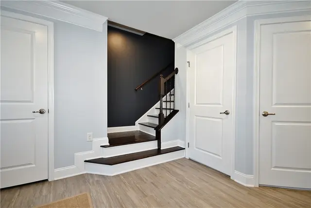 456 Fairmont Drive gallery image 25