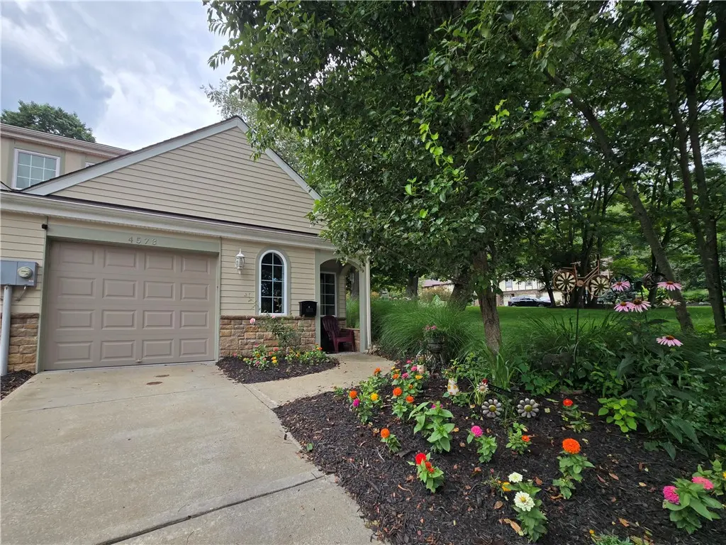 4573 Bucktail Dr