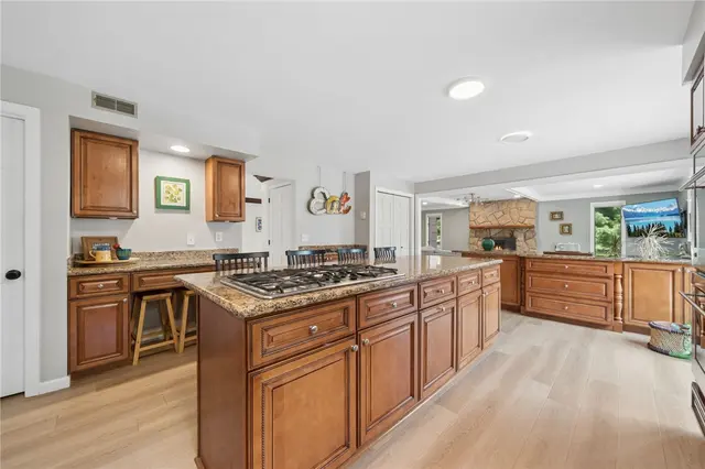 4578 Dogwood Dr gallery image 3