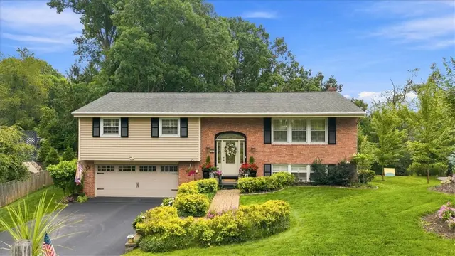 459 Troutwood Dr gallery image 2