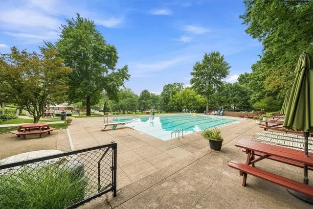 459 Troutwood Dr gallery image 5