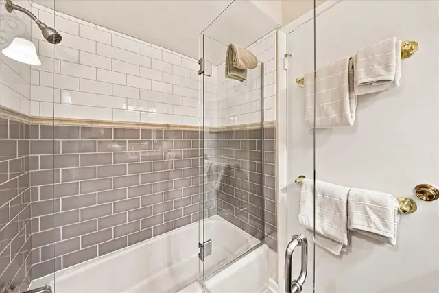 459 Troutwood Dr gallery image 16