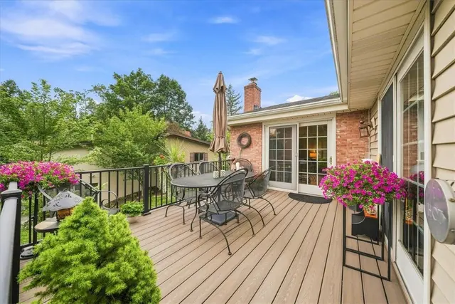 459 Troutwood Dr gallery image 27