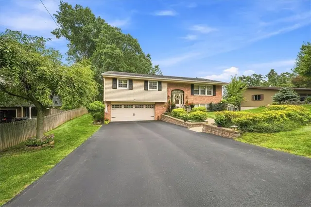 459 Troutwood Dr gallery image 29