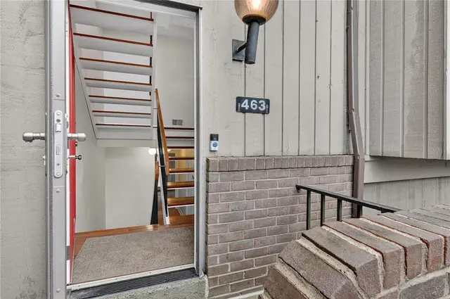 463 Cherry Court gallery image 4