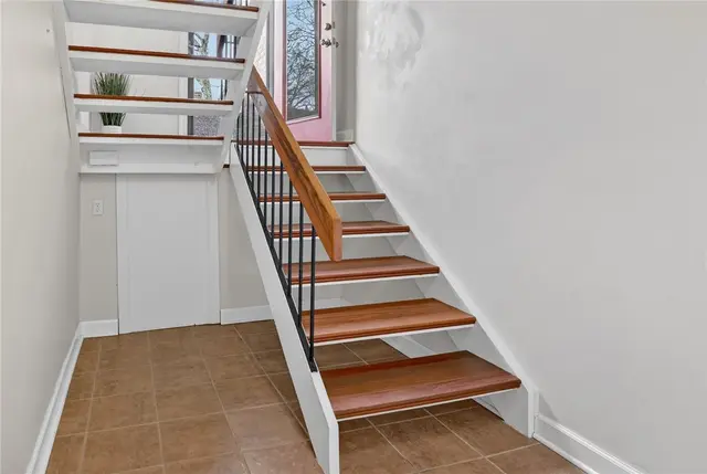 463 Cherry Court gallery image 5