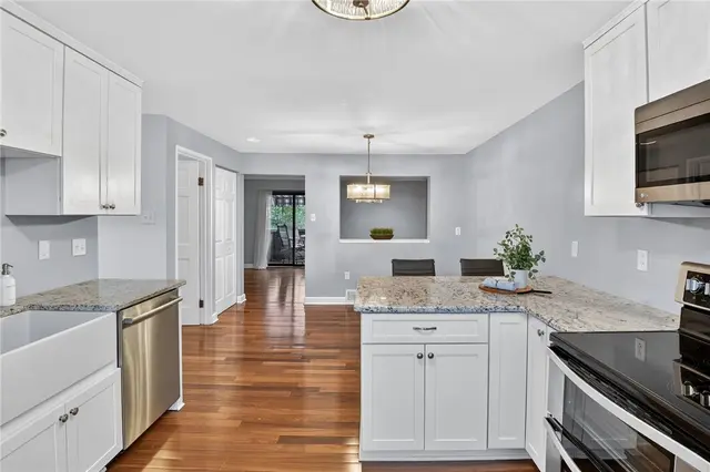 463 Cherry Court gallery image 9